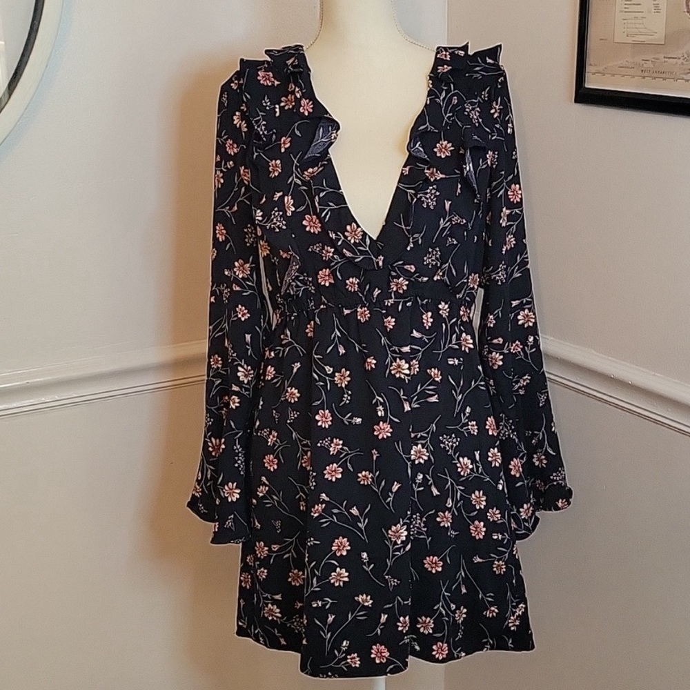 Showpo Floral Navy Dress size 6